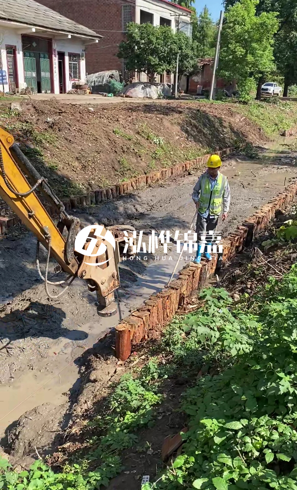 寧德河道清淤專業(yè)施工-挖掘機清理河底淤泥的深度如何控制？