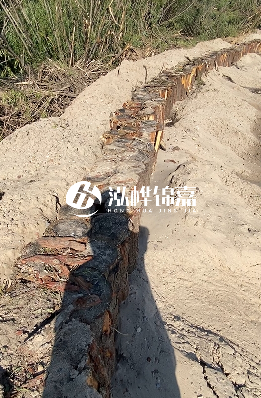 江蘇松木樁源頭廠家泓樺錦嘉-松木樁4米直徑8-10的價格？