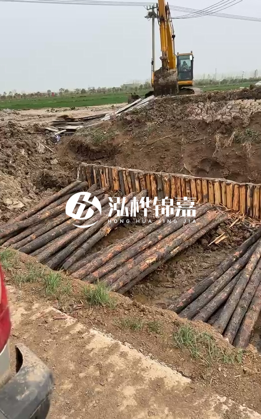 5米大頭16松木樁多少錢一根？按小頭報(bào)價(jià)貴還是大頭報(bào)價(jià)貴？