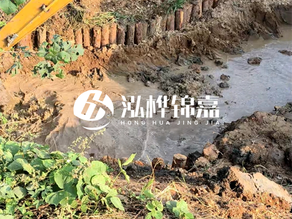 湖南防汛木樁批發(fā)廠家泓樺錦嘉 - 防洪木樁的作用是什么？?