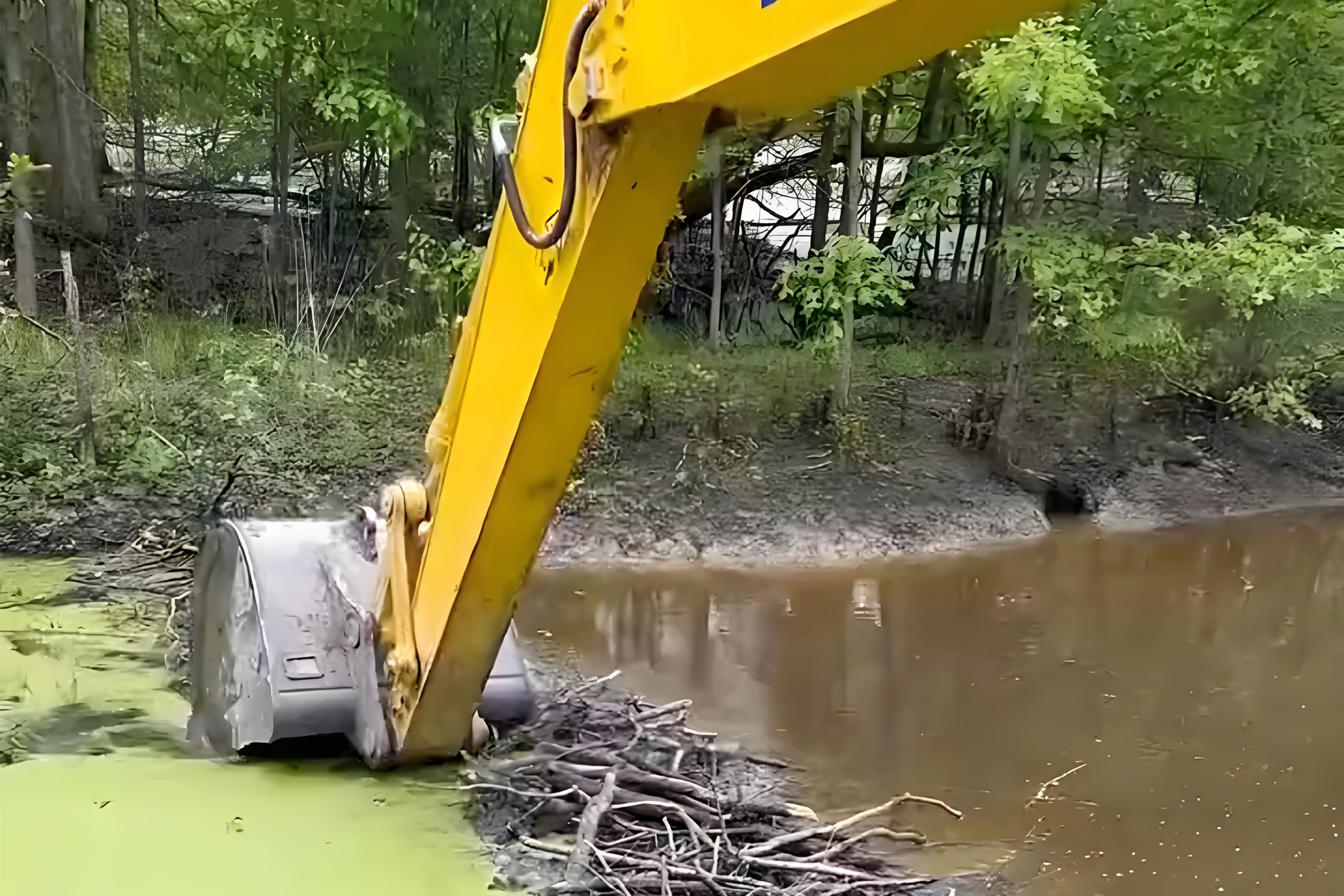 益陽水挖清淤團(tuán)隊(duì)泓樺錦嘉-水塘清淤中遇到大量垃圾如何處理？