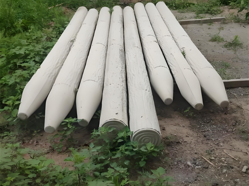 水泥樁批發(fā)廠家泓樺錦嘉-水泥仿木樁適合哪些場景使用？