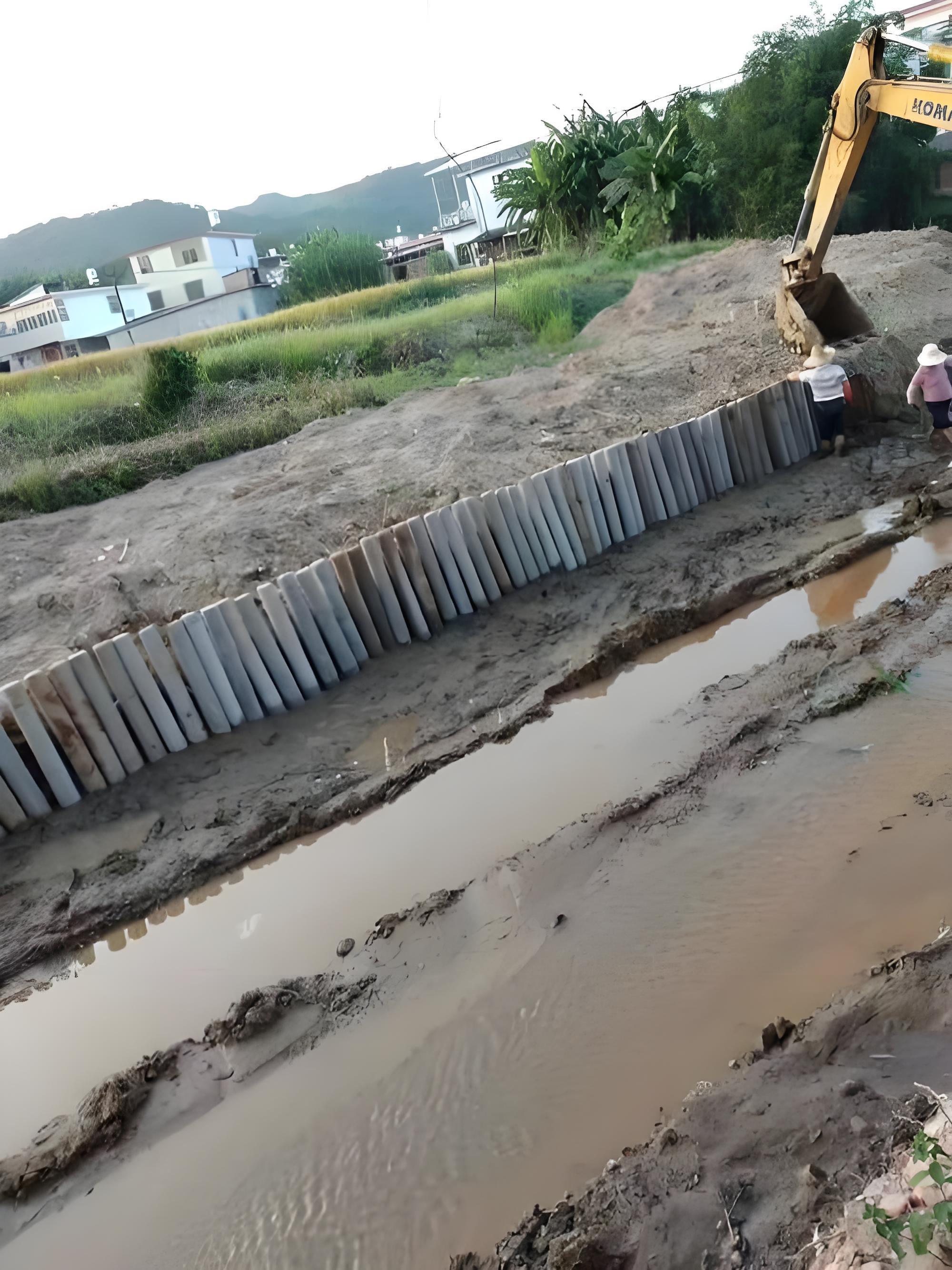 水泥仿木樁廠家泓樺錦嘉 - 4 米水泥圓樁多少錢一米？?